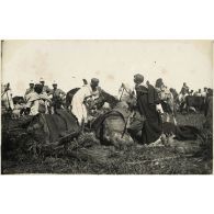 [Le campement des spahis et des chasseurs d'Afrique au Maroc].