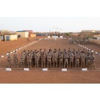 Rassemblement des bigors du 11e régiment d'artillerie de marine (RAMa) au terme d'une cérémonie à Gao, au Mali.