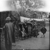 Prisonniers des forces de l'Union française libérés par l'Armée populaire vietnamienne à Viet Tri.