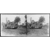 Saleux (Somme). Le tank allemand capturé à Villers-Bretonneux le 25 avril 1918 remis en état de marche et ramené à l’arrière. L’avant. [légende d’origine]