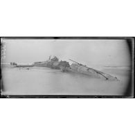 Wissant (Pas-de-Calais). Le sous-marin allemand (U.C.61) échoué. [légende d'origine]