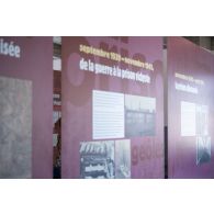 Panneaux informatifs sur l'histoire du mémorial national de la prison de Montluc à Lyon.