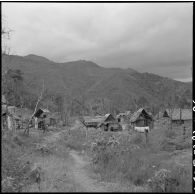 Le village de Muong Khoua renaît de ses cendres.