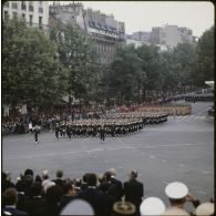Défilé à pied lors de la cérémonie du 14 juillet 1979 à la Bastille. Passage de l'école des fusiliers-marins.