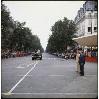 Arrivée de Valéry Giscard d’Estaing, président de la République, par le boulevard Beaumarchais lors de la cérémonie du 14 juillet 1979 à la Bastille.