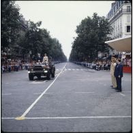 Arrivée de Valéry Giscard d’Estaing, président de la République, par le boulevard Beaumarchais lors de la cérémonie du 14 juillet 1979 à la Bastille.