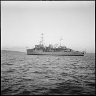 Ravitailleur de sous-marins Gustave Zédé (A641) en mer. [Description en cours]