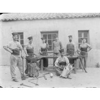 [Portrait de groupe, chasseurs d'Afrique en Algérie, 1911-1913.]