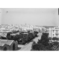 1304. Panorama de Sousse en cinq plaques. Deuxième vue. Le kiosque à musique. [légende d'origine]