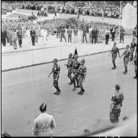Défilé militaire à Saïda le 27 août 1959. [Description en cours]