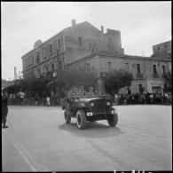 Défilé motorisé du 11 novembre 1959 à Saïda. [Description en cours]