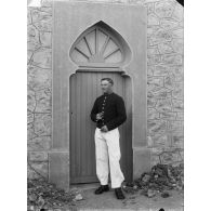 28. [Algérie, 1905-1914. Portrait d'un légionnaire probablement affecté au 2e régiment étranger.]