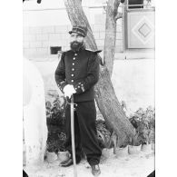 87. [Algérie, 1905-1914. Portrait d'un lieutenant probablement affecté au 1er bataillon d'infanterie légère d'Afrique.]