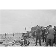 Char Churchill baptisé Blondie appartenant au 14th Canadian Army Tank Regiment détruit sur la plage de Dieppe (Opération Jubilee).