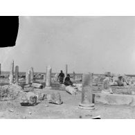 963. Boughrara, 12/04/1903, ruines romaines [de] Gigthis. [légende d'origine]