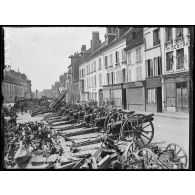 Villers-Cotterêts, matériel et armes pris à l'ennemi. [légende d'origine]