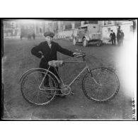 Hirson, bicyclette allemande. [légende d'origine]