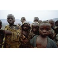 Camp de réfugiés de Nyacyonga sur la route de Byumba à 10 km de Kigali. Groupe d'enfants.