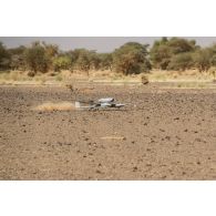 Poser d'un DRAC (drone de reconnaissance au contact) piloté par les soldats GT AS de Trèfle (groupement tactique) depuis la BOA (base opérationnelle avancée) de Tabankort, dans le cadre de l'opération Tudelle.