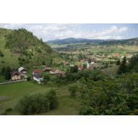 Village de la vallée de Lunca de Sus, dans les Carpates roumaines.