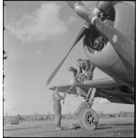 Réarmement d'un P-47.