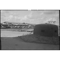 Une partie de la base allemande de sous-marins de Lorient à la pointe de Kéroman.