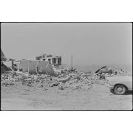 Dégâts du bombardement aérien israélien sur camp palestinien de Khalde.
