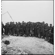 Photographie de groupe des commandos d'Afrique lors du tournage d'une reconstitution des combats menés en Provence et dans la region de Belfort.