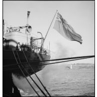 Embarquement de troupes canadiennes à Halifax à destination de l'Ecosse.