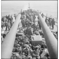 La campagne de Norvège : troupes françaises embarquées à bord d'un torpilleur britannique (sous réserves).