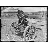Méru, mortier allemand minenwerfer pris à l'ennemi. [légende d'origine]