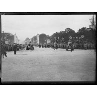 Paris, Champs-Elysées, défilé du 14 juillet 1919. Défilé des chars du général Estienne. [légende d'origine]