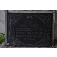 Plaque commémorative au cimetière tchécoslovaque de Neuville-Saint-Vaast - La Targette.