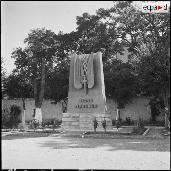 Monument aux morts à la gloire du 3e BEP à Sétif.