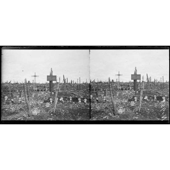 Région du fort de Vaux. Le cimetière du Bois Contant (1.3.17). [légende d'origine]