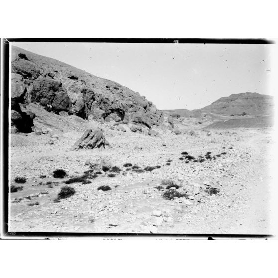 Thèbes. Egypte. La vallée des rois. [légende d'origine]