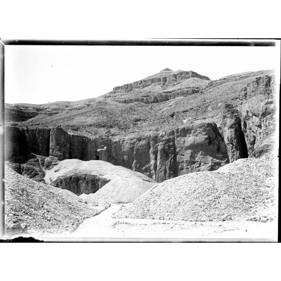 Thèbes. Egypte. La vallée des rois. [légende d'origine]