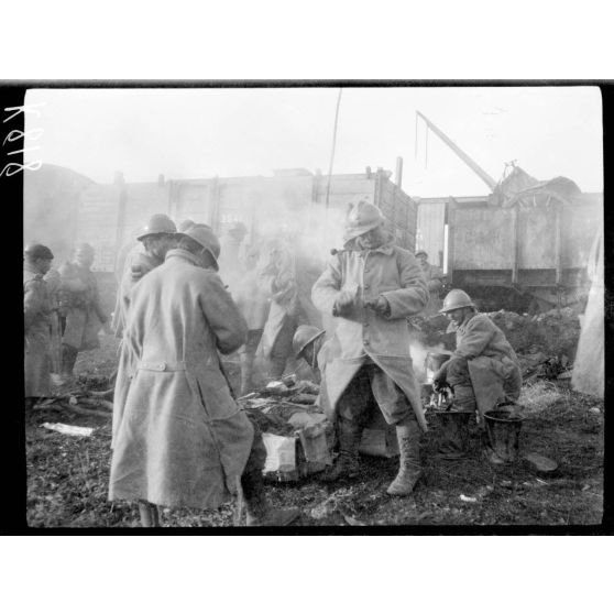 Miroski. 4 décembre 1915, 8h du matin. Le 45e d'infanterie débarque après avoir exécuté un mouvement de repli dans la nuit. [légende d'origine]