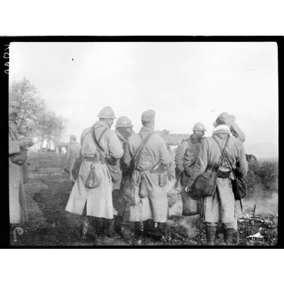 Miroski. 4 décembre 1915, 8h du matin. Le 45e d'infanterie débarque après avoir exécuté un mouvement de repli dans la nuit. [légende d'origine]