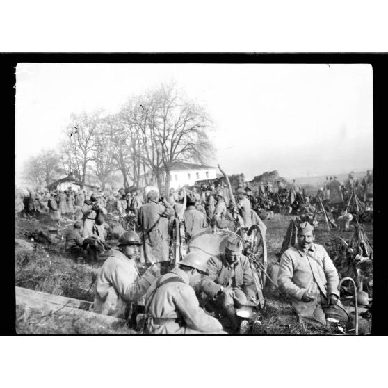 Miroski. 4 décembre 1915, 8h du matin. Le 45e d'infanterie débarque après avoir exécuté un mouvement de repli dans la nuit. [légende d'origine]