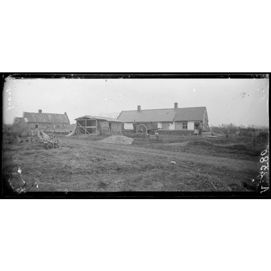 Guny, Somme, ferme restaurée. [Légende d'origine]