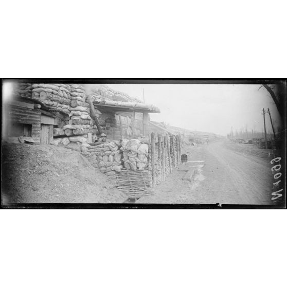 Ravin du Marson (Marne). Route près de Beauséjour (avril 1917). [légende d'origine]