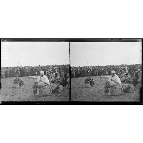 Vouzy (Marne), fête de la Division marocaine, pantomimes et danses arabes. [légende d'origine]