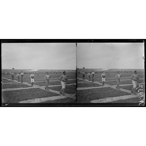 Melette (Marne). Centre d'entraînement des grenadiers d'élite. La méthode Hébert. [légende d'origine]