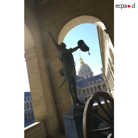 Statue aux Invalides.