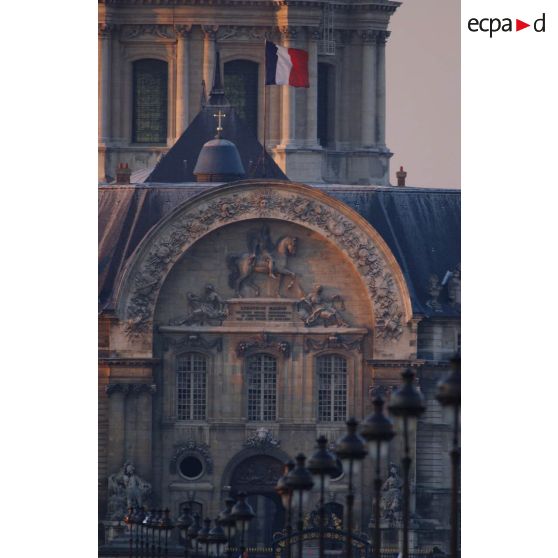 L'hôtel des Invalides et son portail d'entrée.