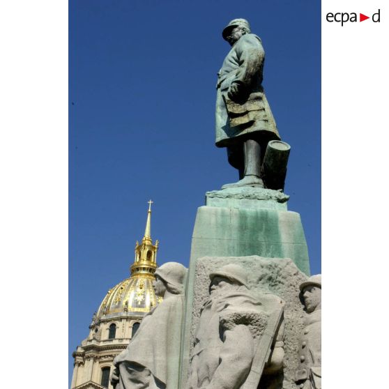 Monument au maréchal Fayolle.