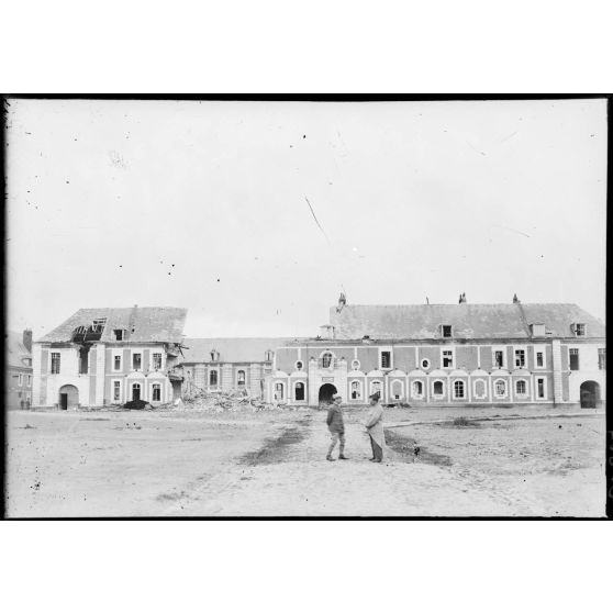 Arras. Cour de la Citadelle. [légende d'origine]