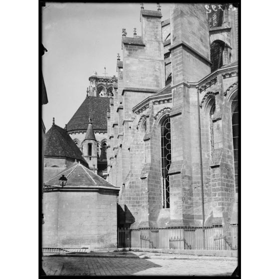 Soissons. Abside de la cathédrale. [légende d'origine]