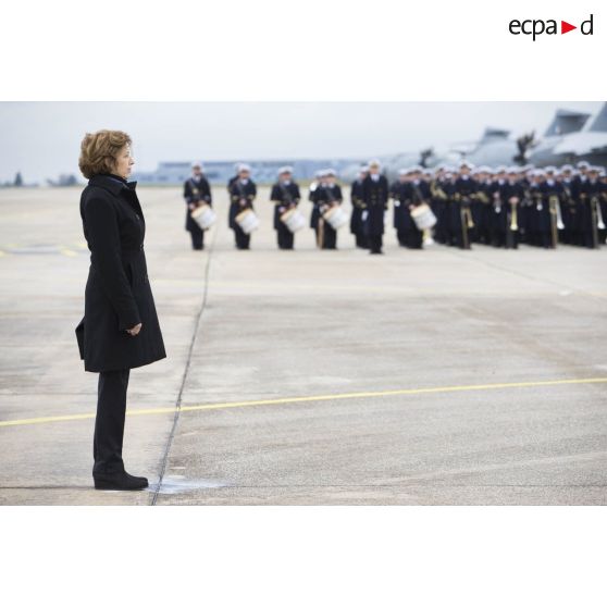 Cérémonie sur la base aérienne (BA) 123 pour l'arrivée de l'avion de transport C-130-J-30 à Orléans-Bricy.